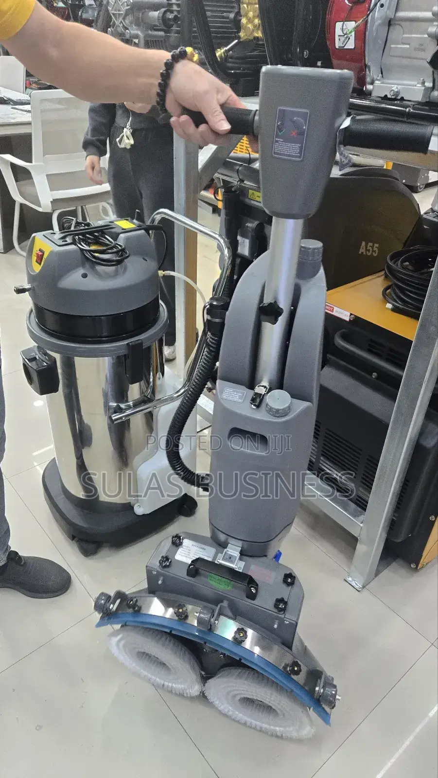 Cordless Floor Scrubbing Machine for Home Cleaning Purposes.