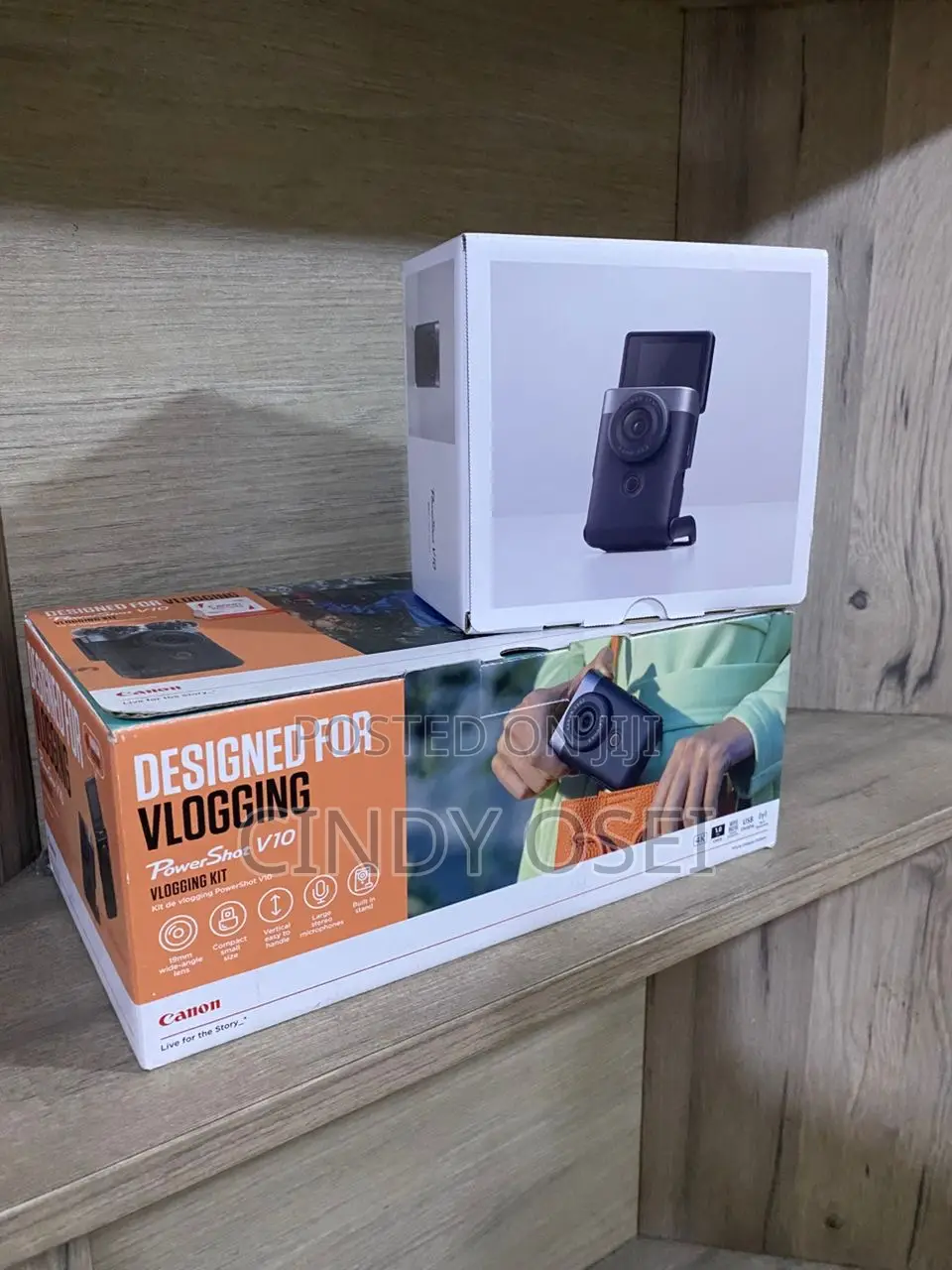 Canon Powershot V10 Advanced Vlogging Kit, Black