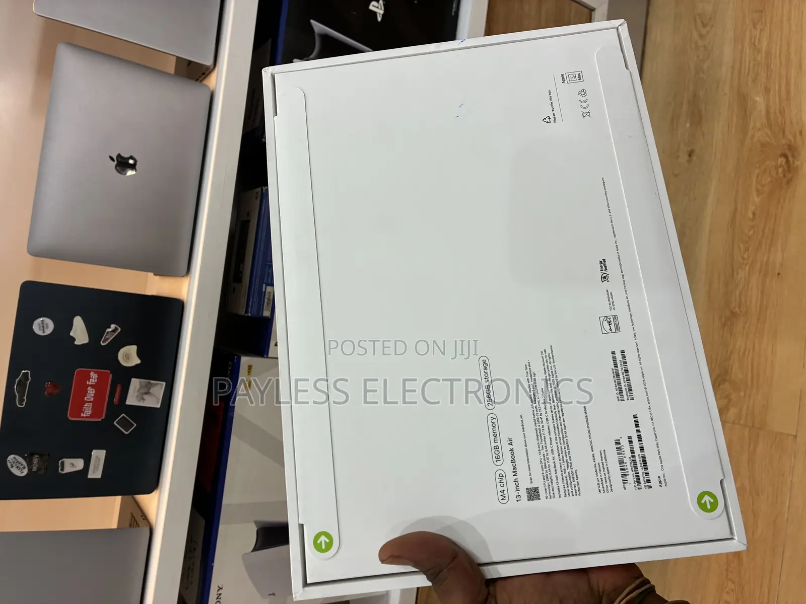 New Laptop Apple MacBook Air 2025 M4 13-inch 16GB Apple M4 SSD 256GB