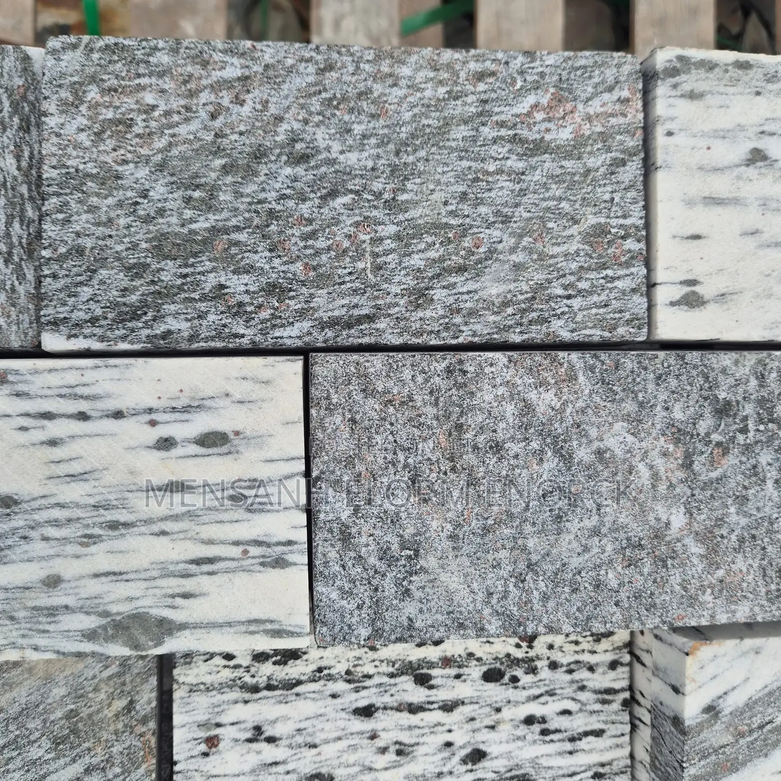 Stone Seler