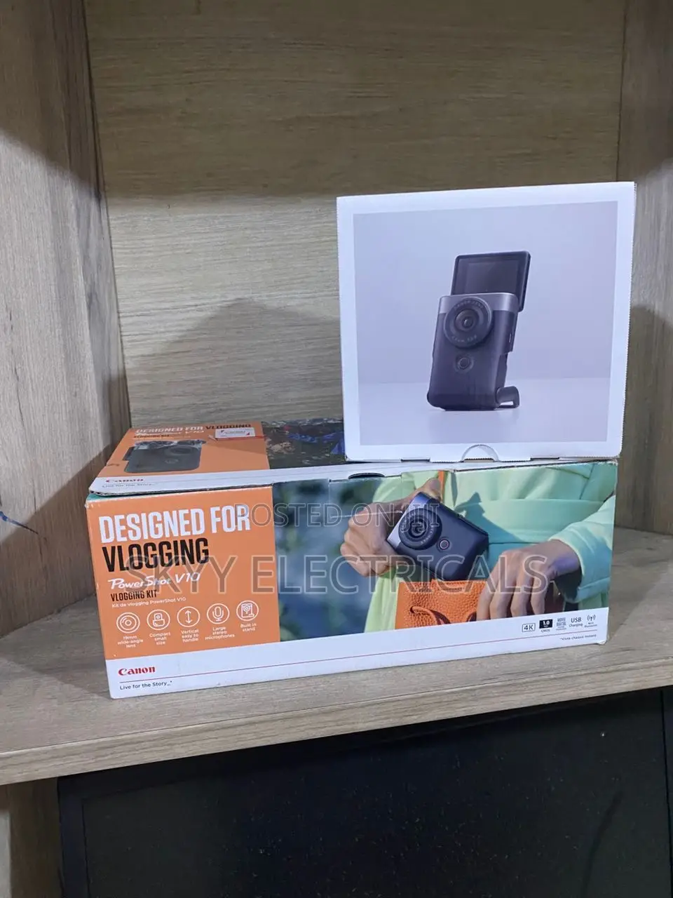 Canon Powershot V10 Vlogging Kit, Black