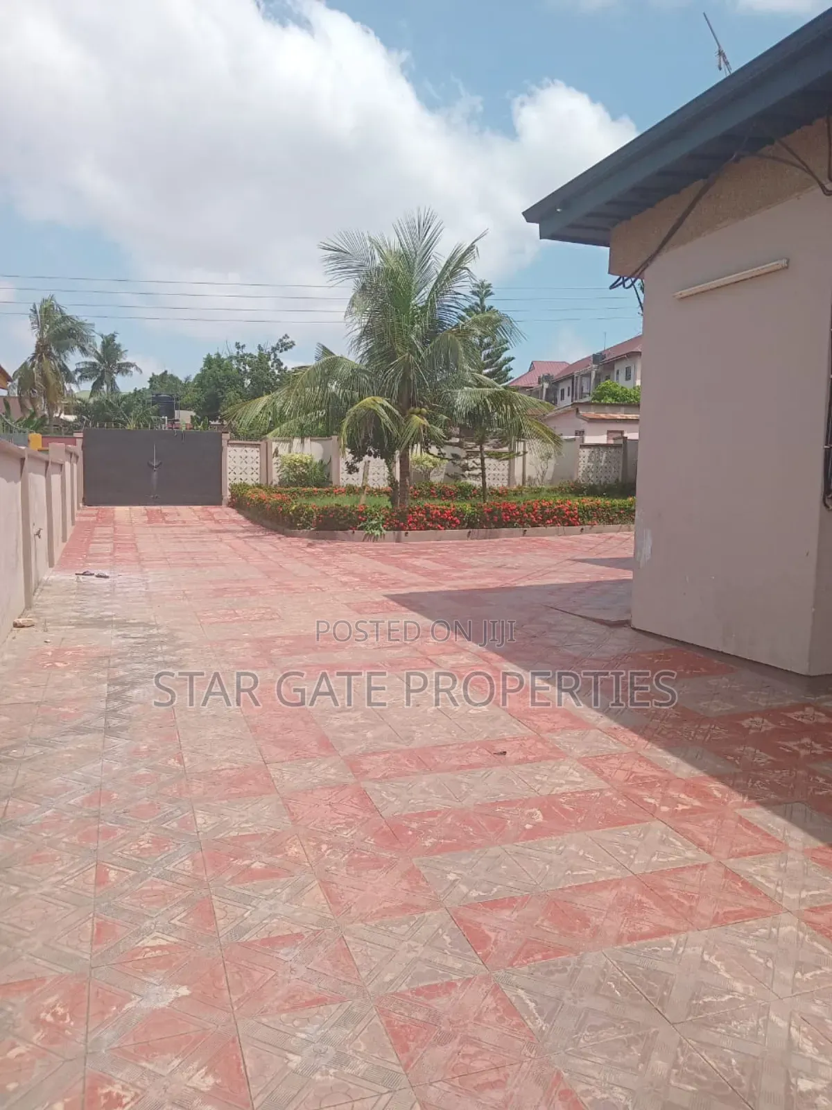 5bdrm House in Kentinkrono, Kumasi Metropolitan for sale