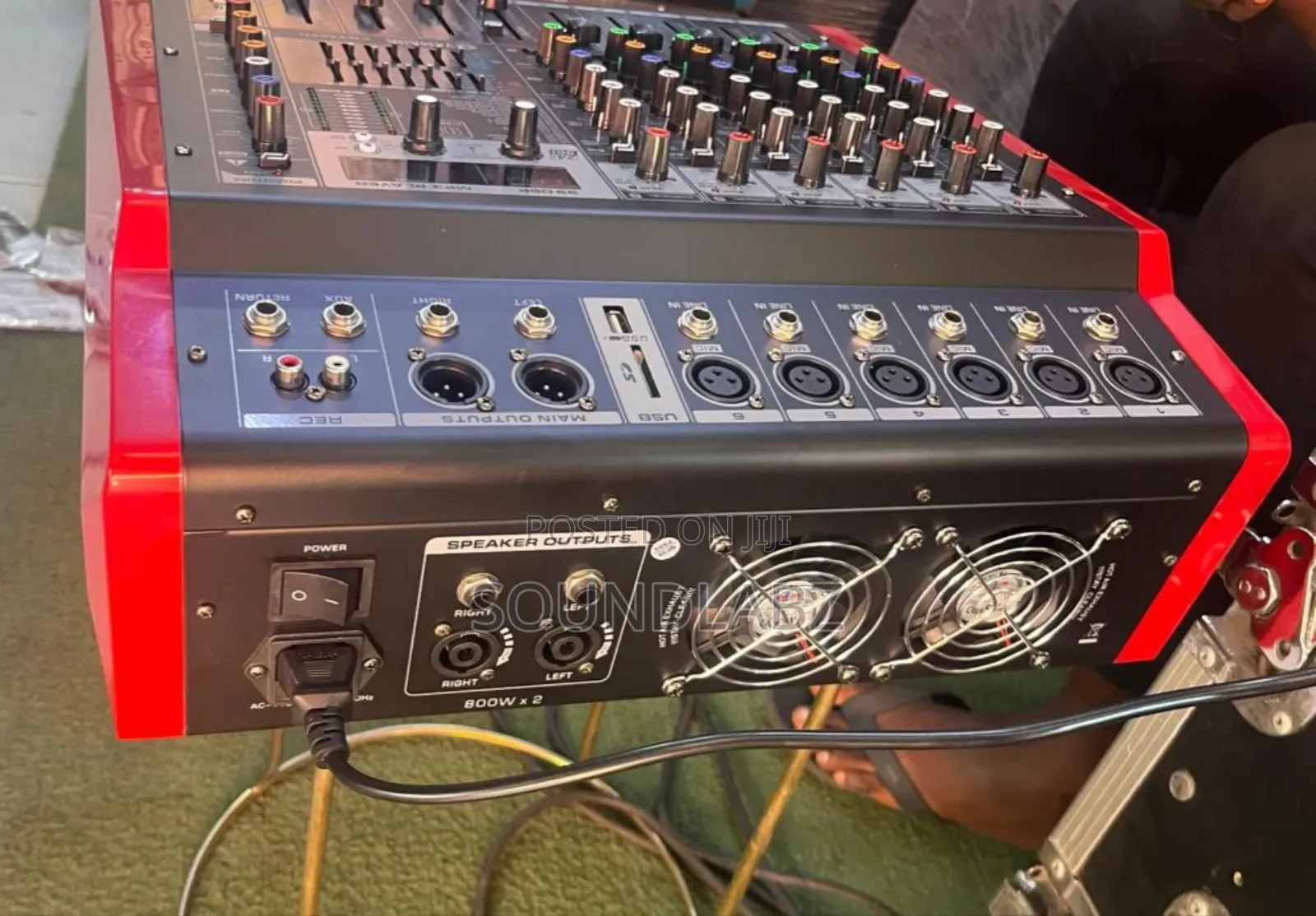 Yamaha Pmx608d 6-channel Powered Mixer.