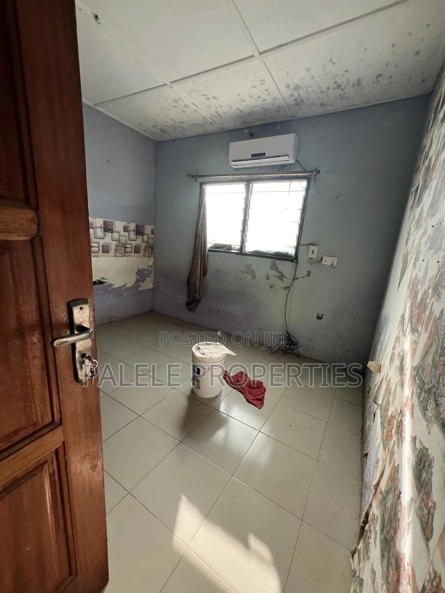 1bdrm Apartment in Exhibition Round for rent