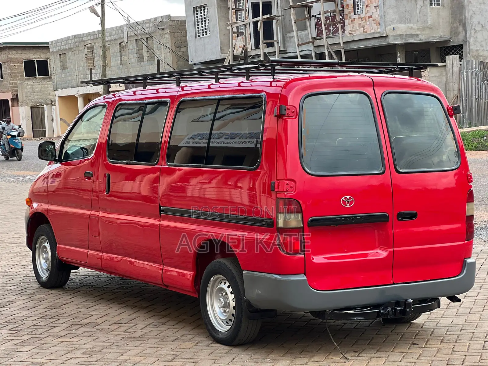 Toyota HiAce 2001 Red