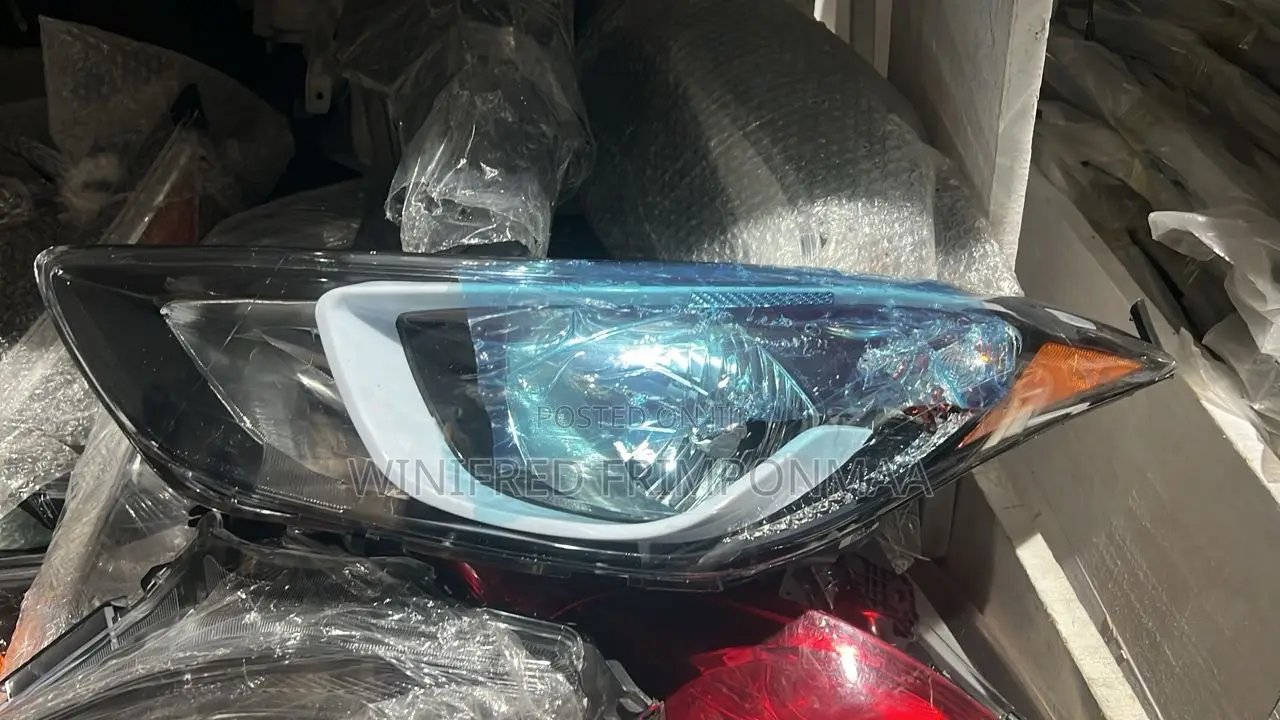Hyundai Elantra 2015 Headlight