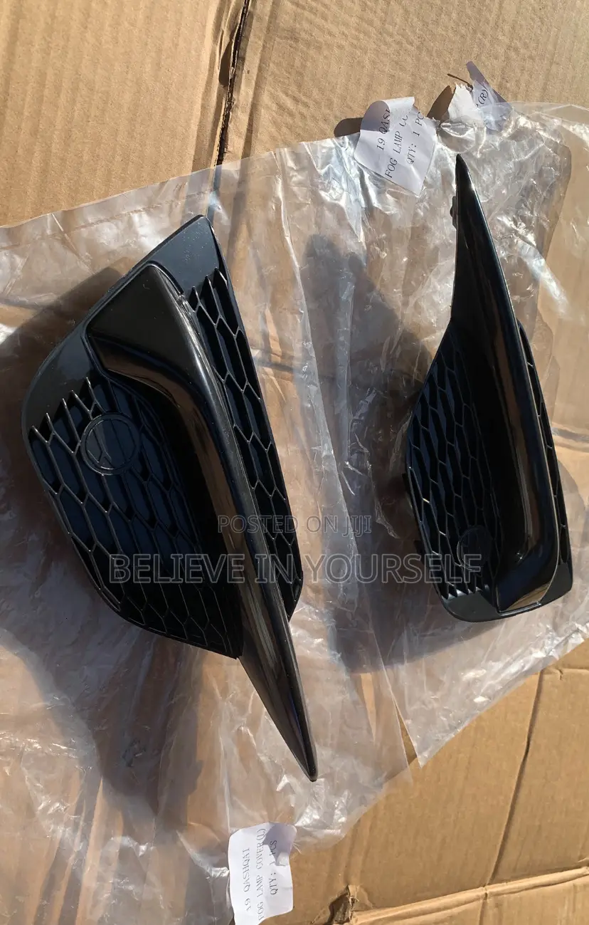Nissan Rogue Sports or Qashqai 2018 2019 2020 2021 Foglight Cover