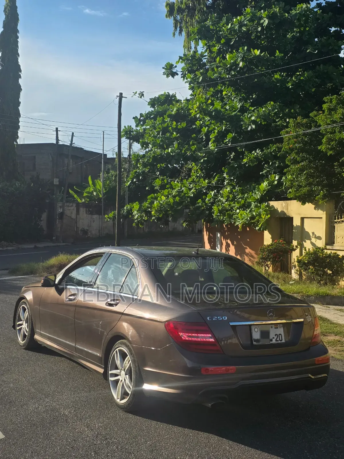 Mercedes-Benz C250 2014 Brown