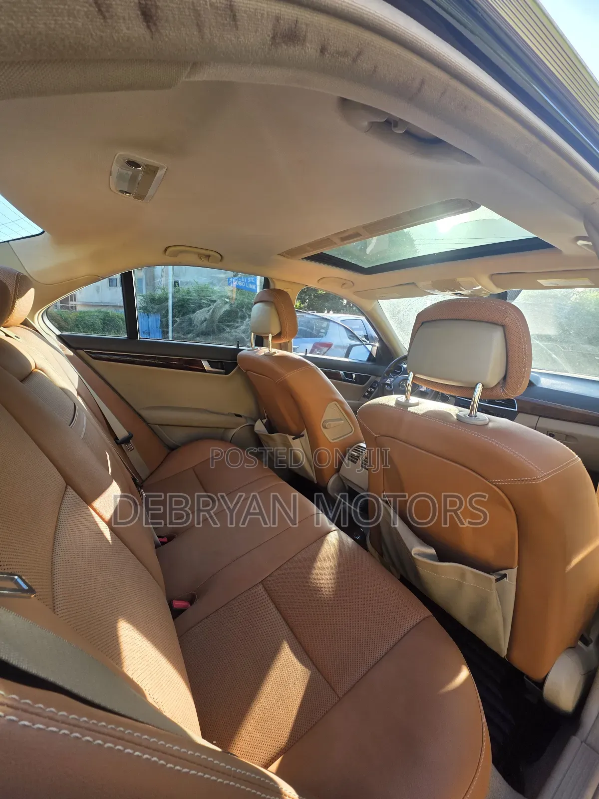 Mercedes-Benz C250 2014 Brown