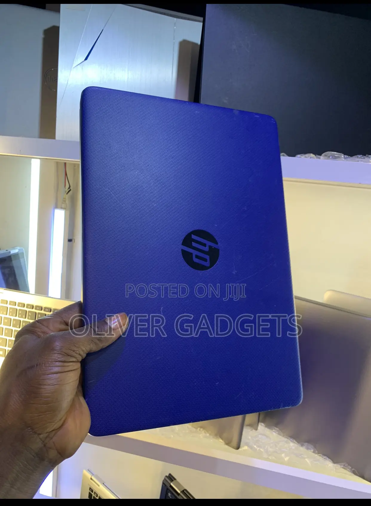 Laptop HP 14-Ep0063 4GB AMD SSD 60GB