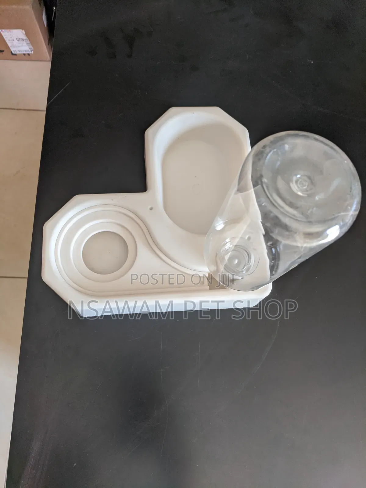 Corner Bowl for Feed and Water