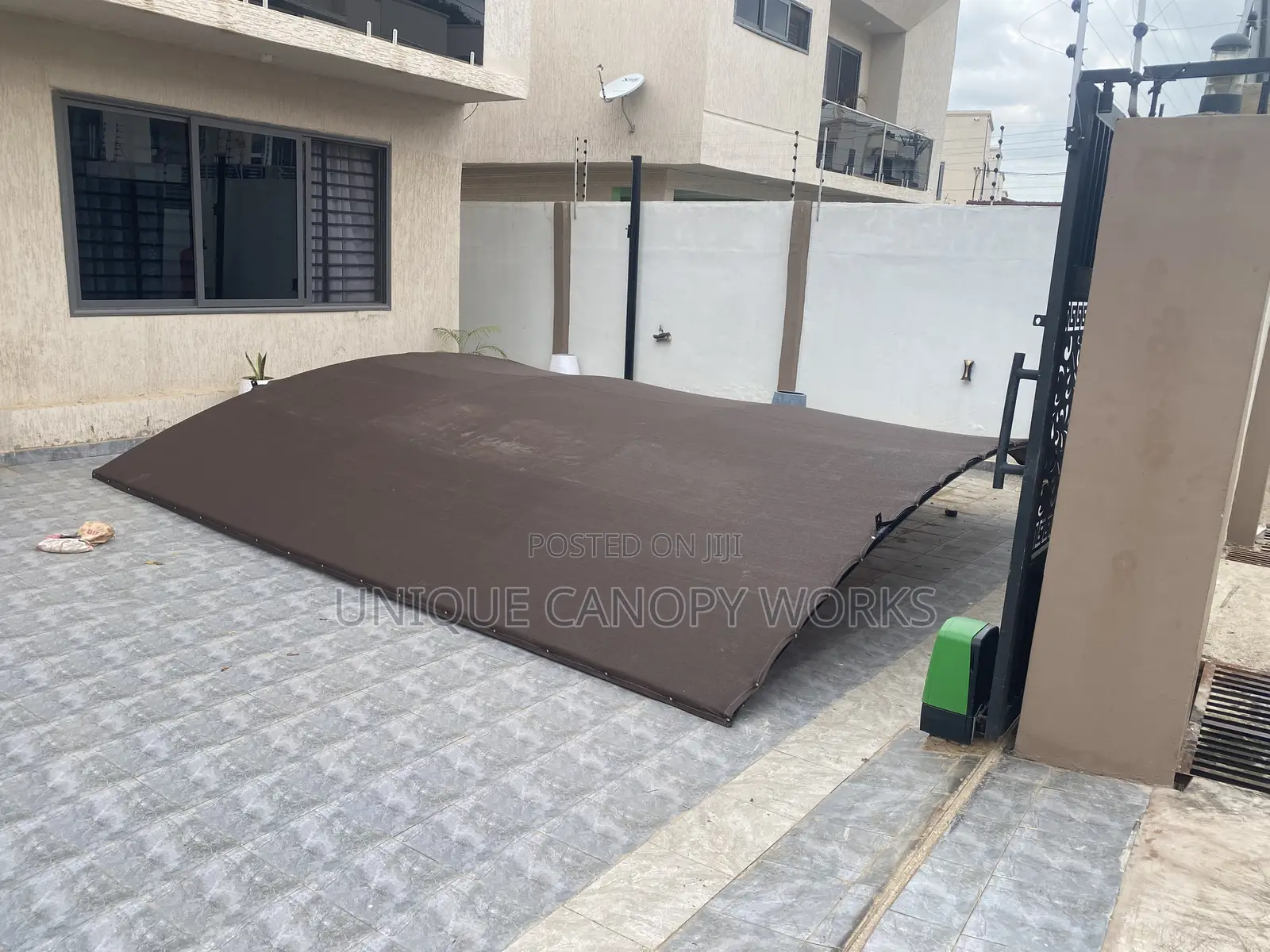 Free Roll Car Canopies