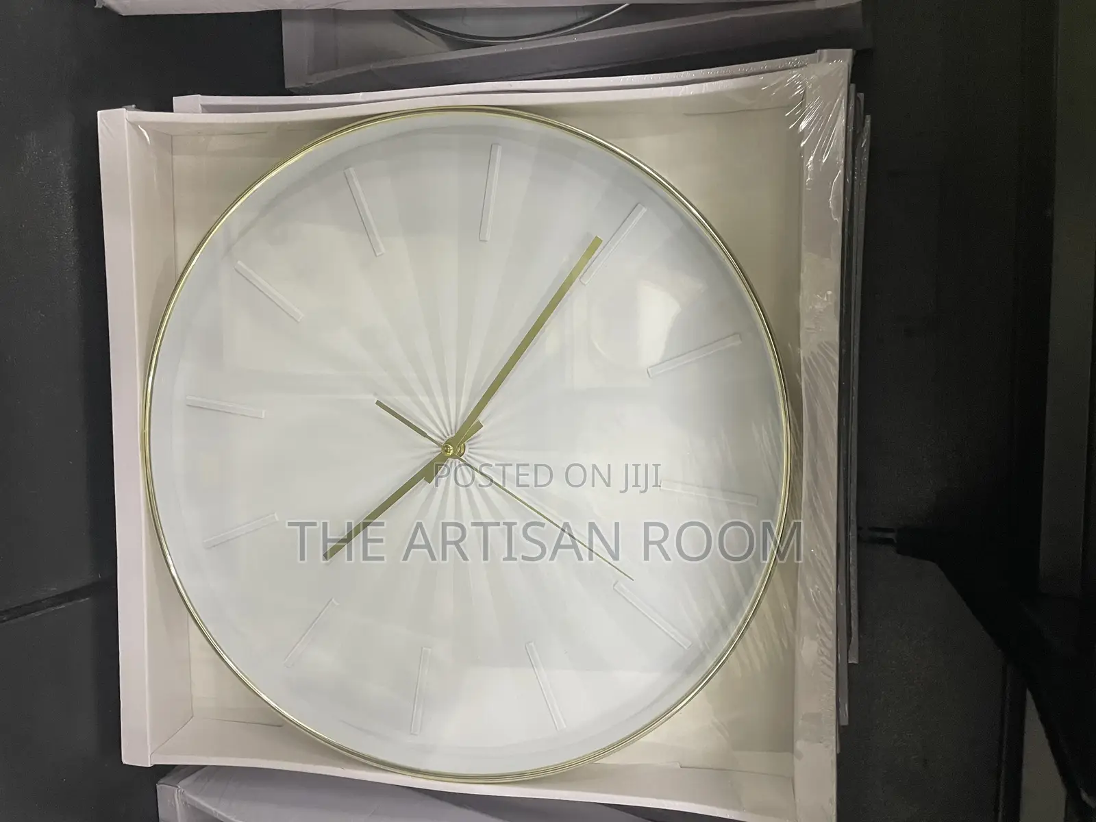 Aurora Minimal Luxe Wall Clock(40cm Diameter)