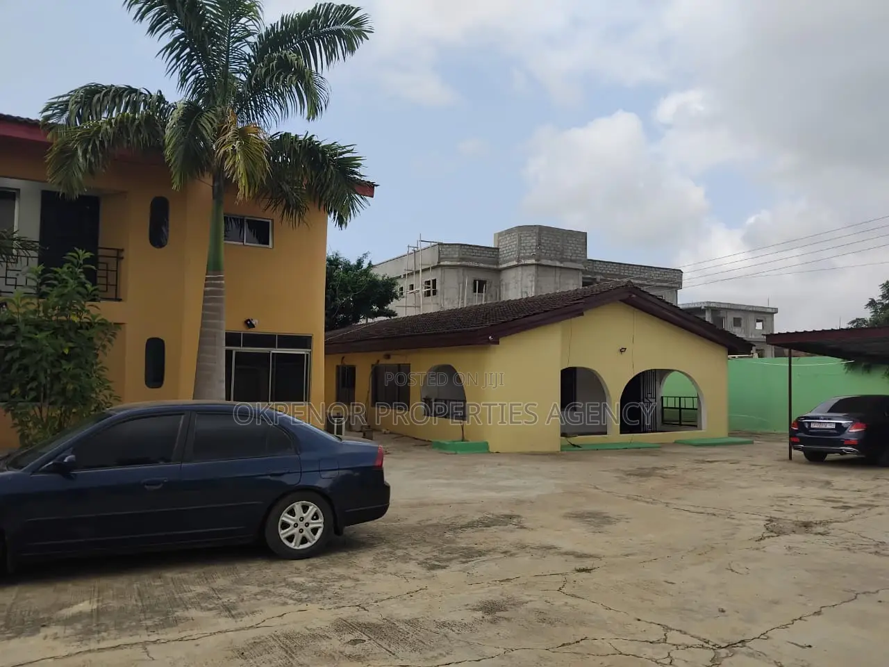 8bdrm House in Tema Com6 for rent