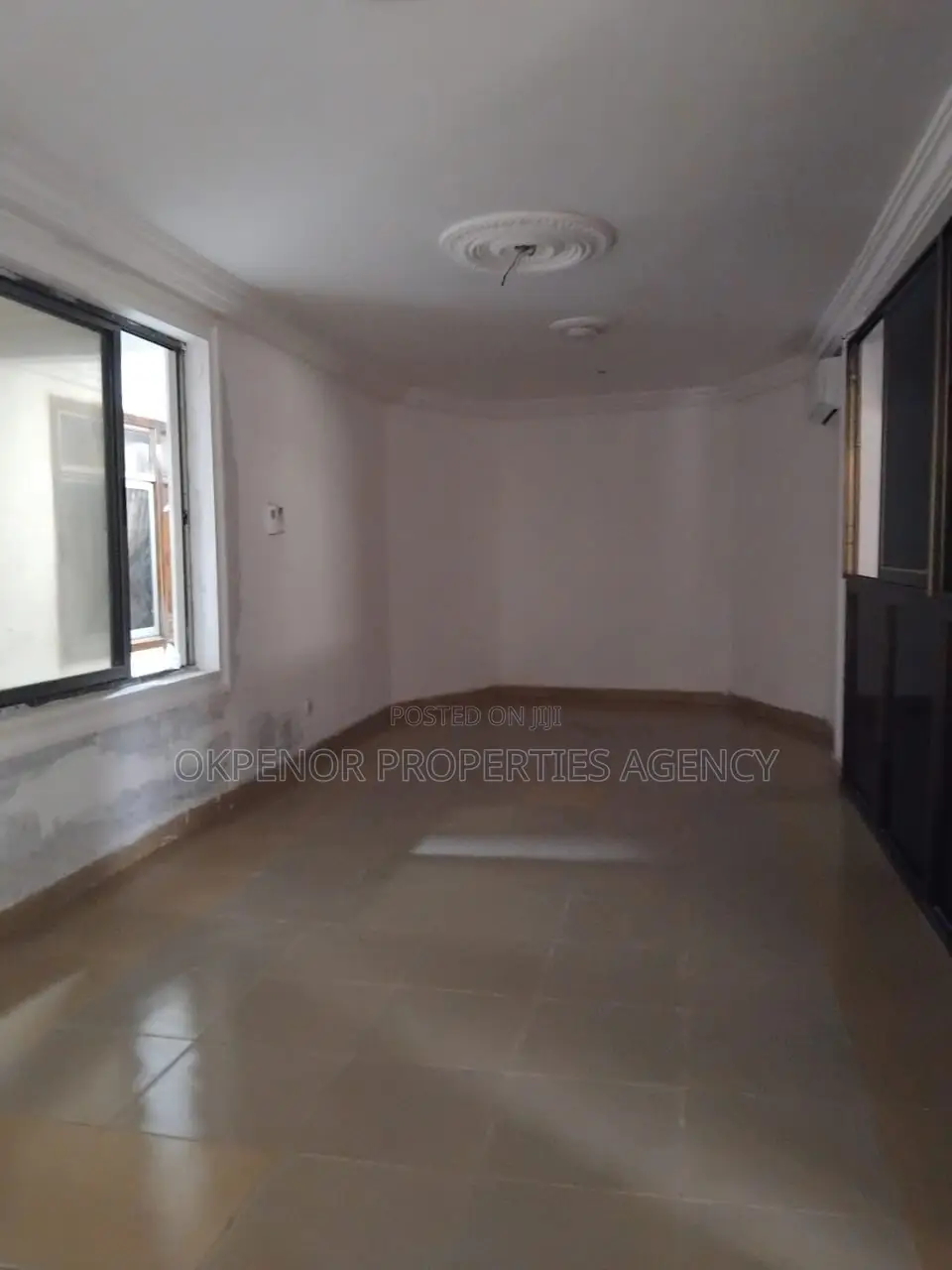 8bdrm House in Tema Com6 for rent