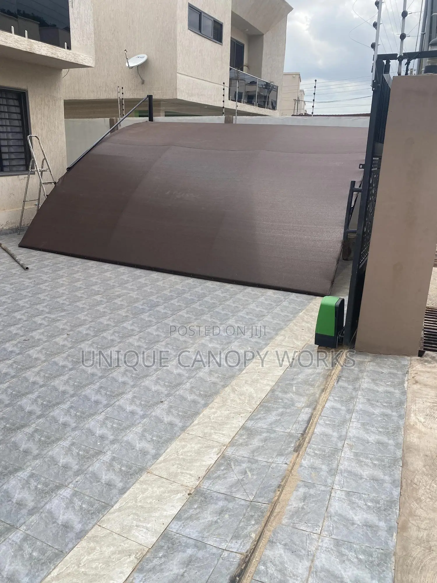 Free Roll Car Canopies