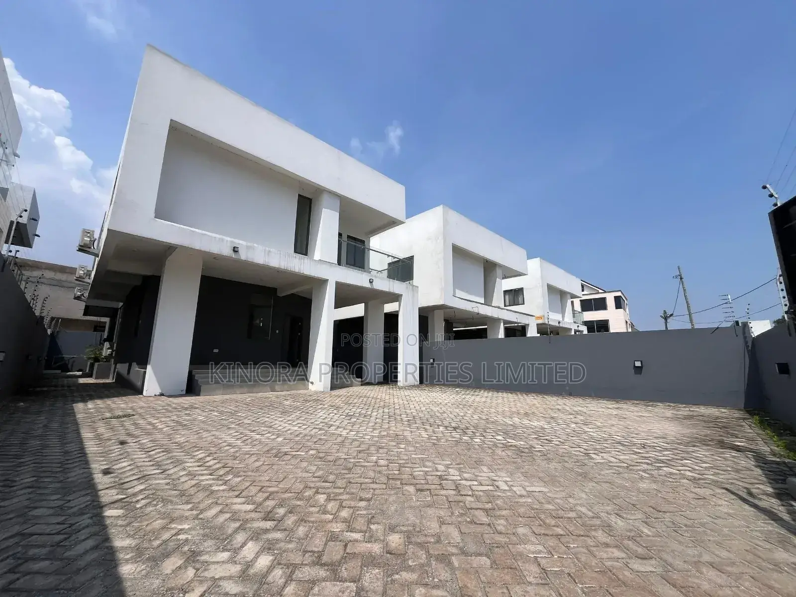 3bdrm Duplex in Adjiganor 69, East Legon for rent
