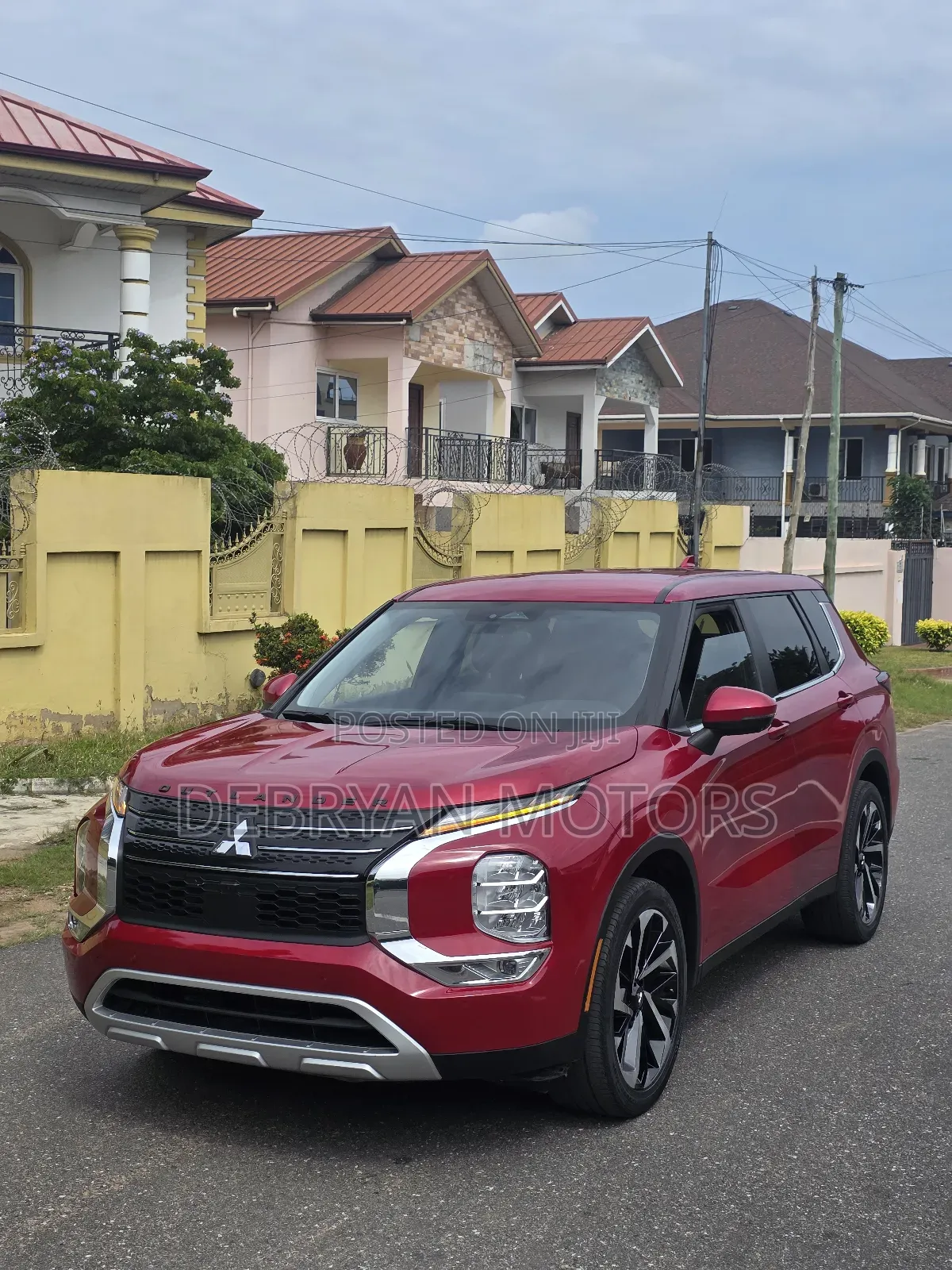 Mitsubishi Outlander SE 2024 Red