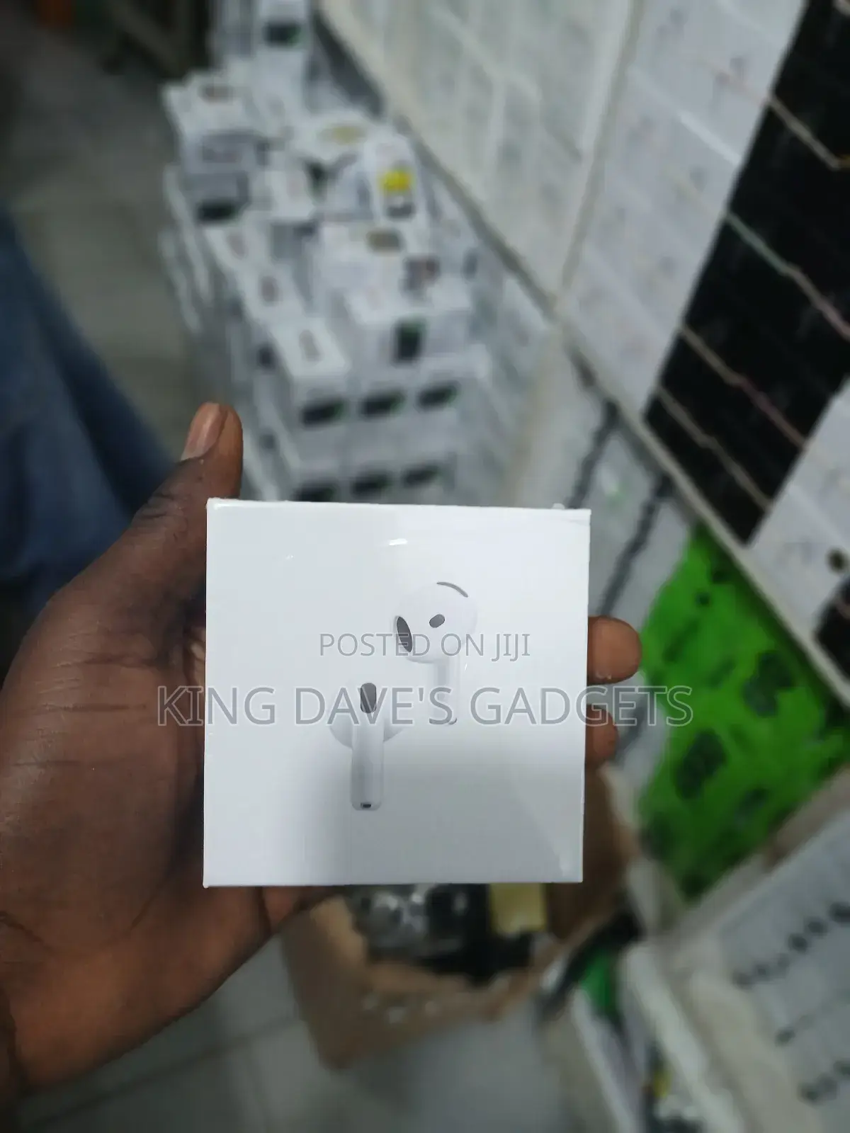 Apple Airpods 4 (4th Generation).