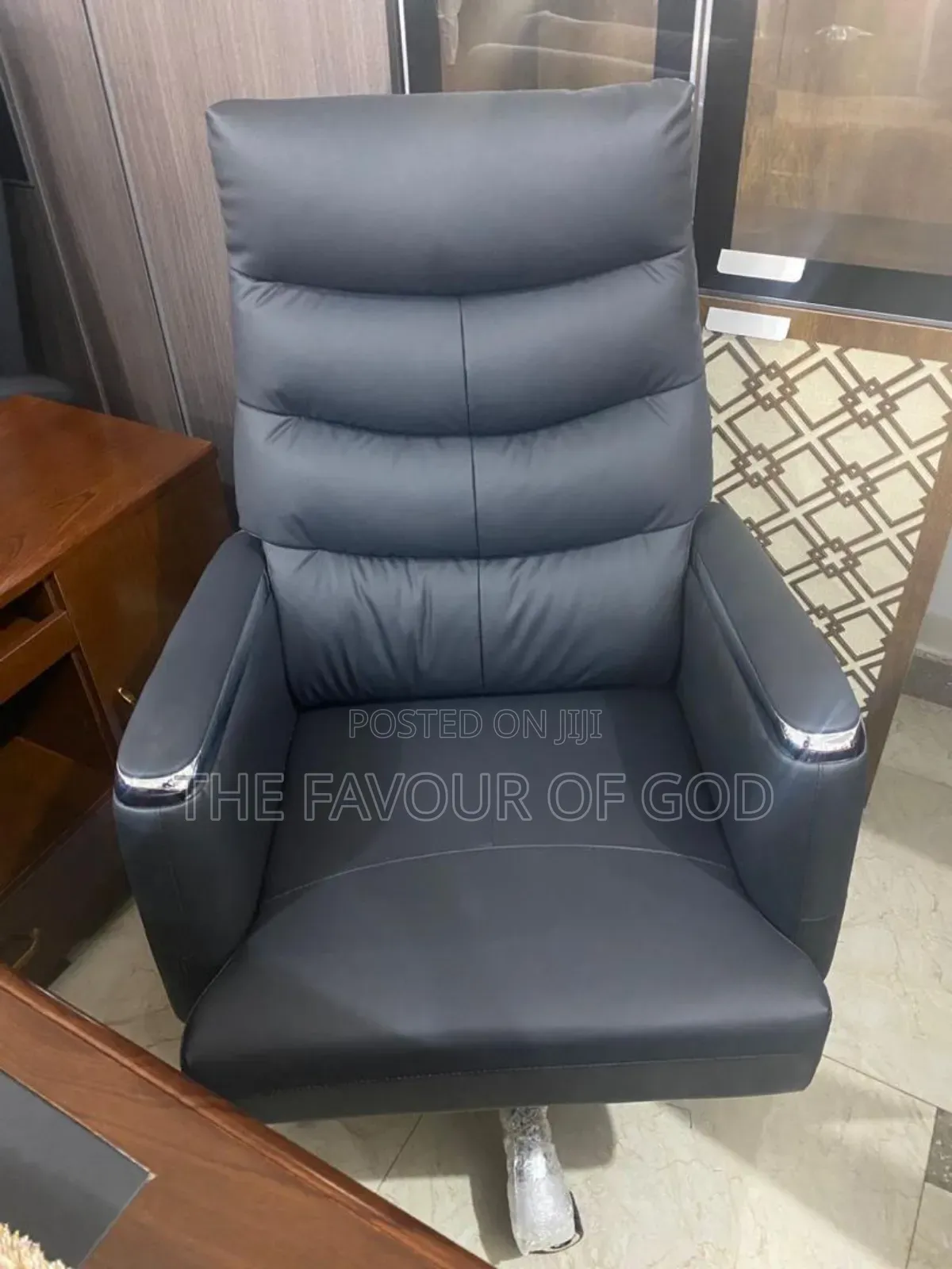 Strong and Well Grounded Executive Office Chair