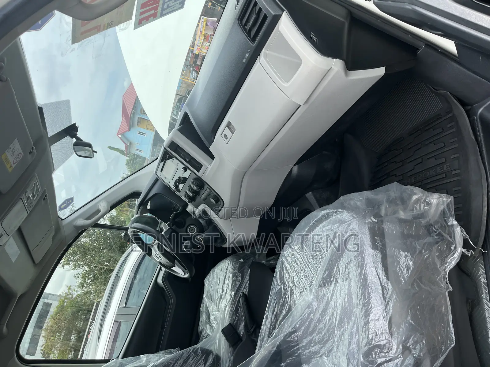 Toyota HiAce 2020 White