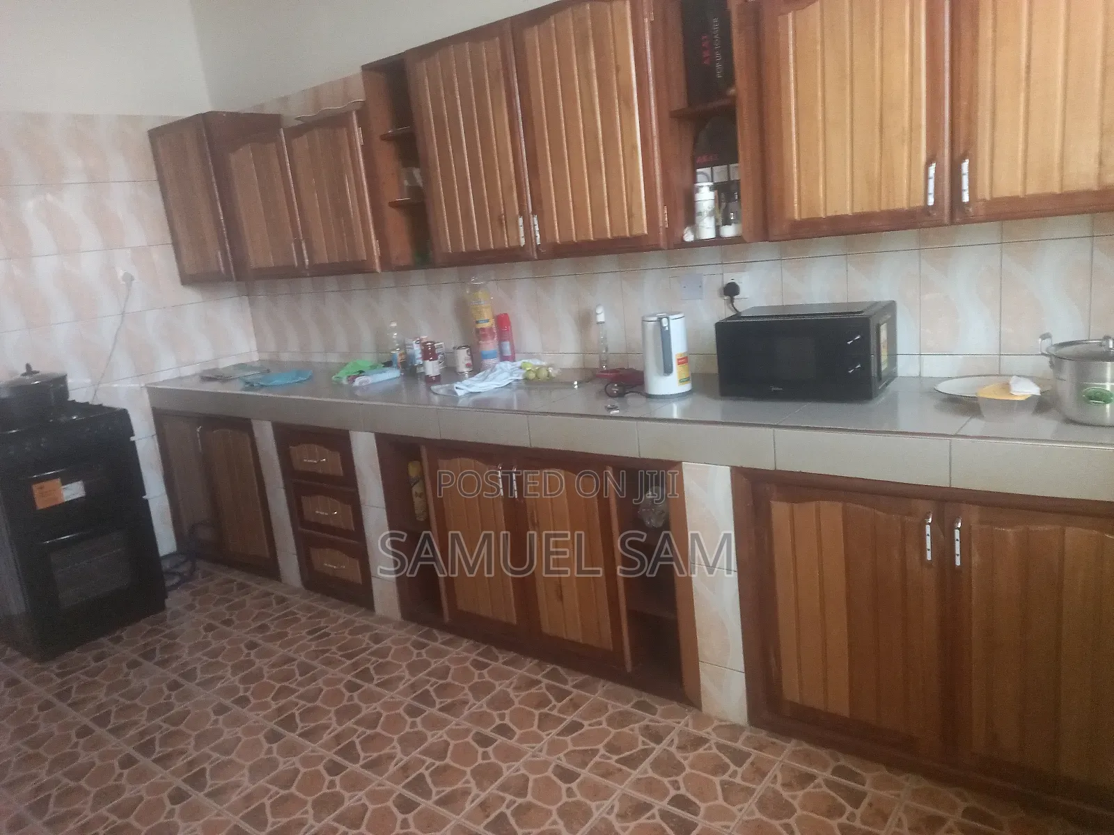 5bdrm House in Tema Community 14 for rent
