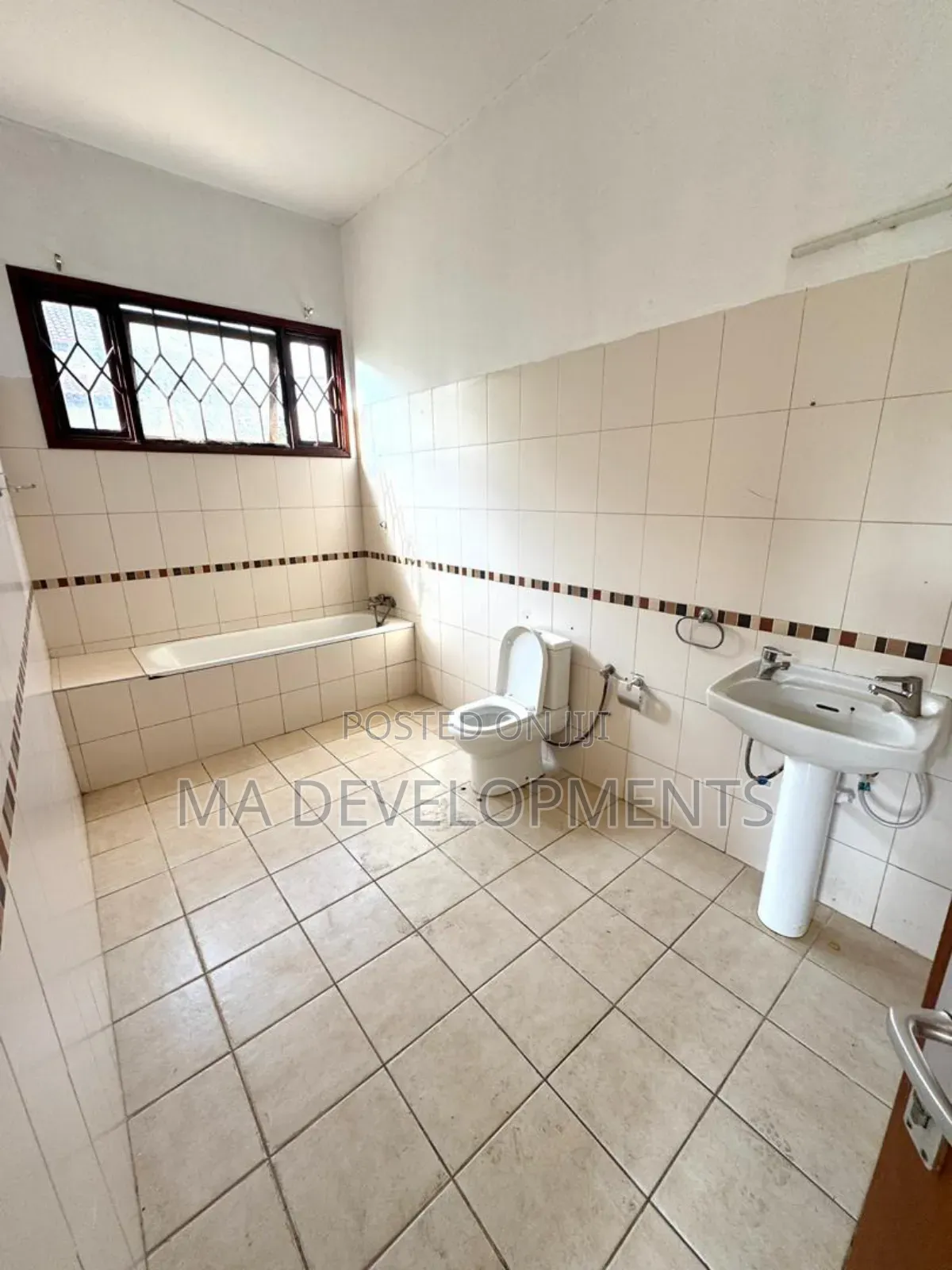 4bdrm House in Madev Realty, Kwabenya for rent