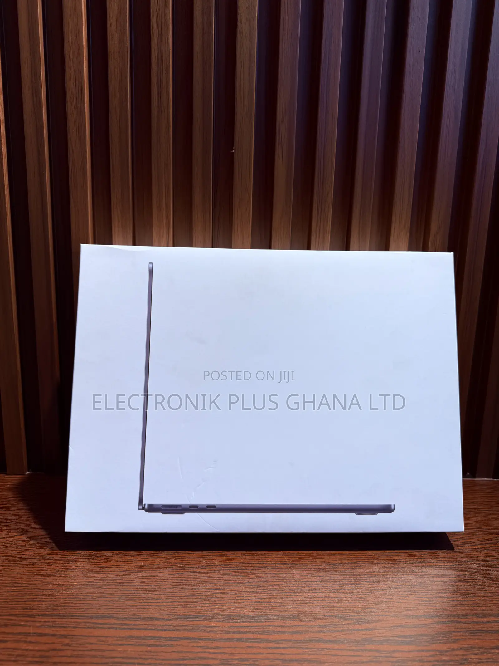 New Laptop Apple MacBook Air 2025 M4 13-inch 16GB Apple M4 SSD 256GB