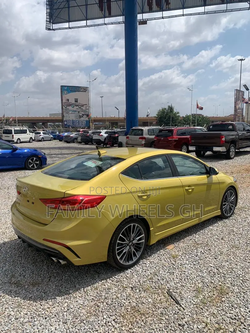 Hyundai Elantra Sport 2018 Gold