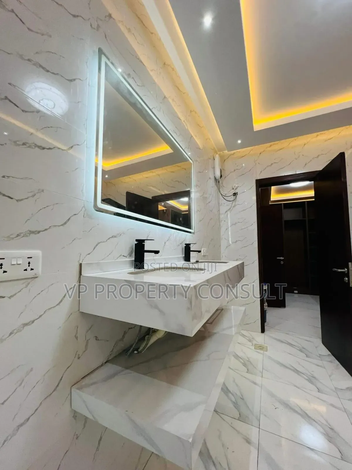 4bdrm House in East Legon for sale