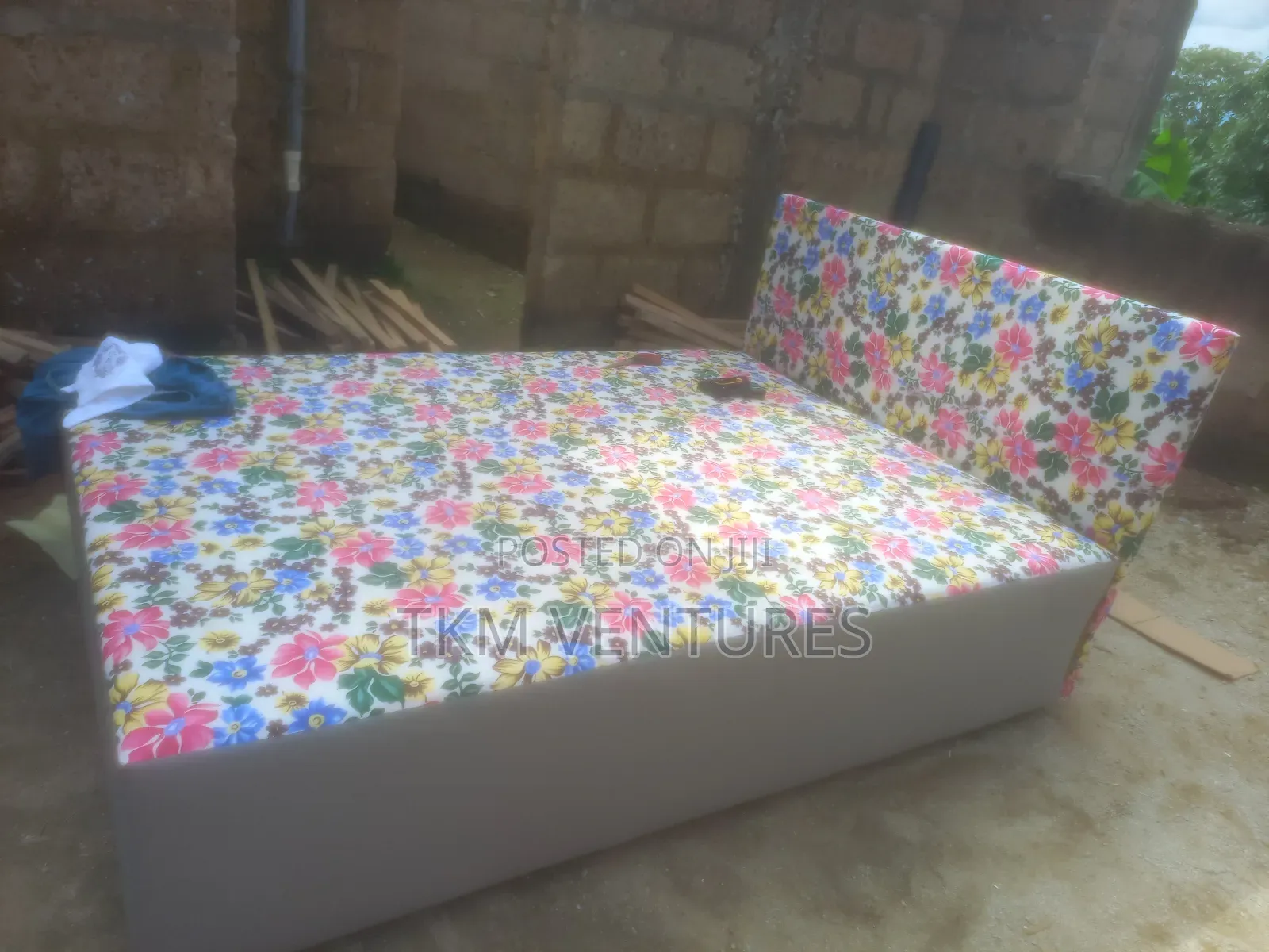 Akonta Furnitures