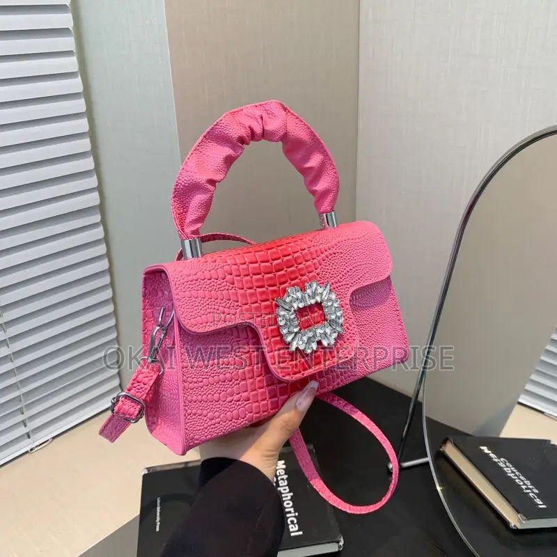 Fashionable Cross-Body Bag