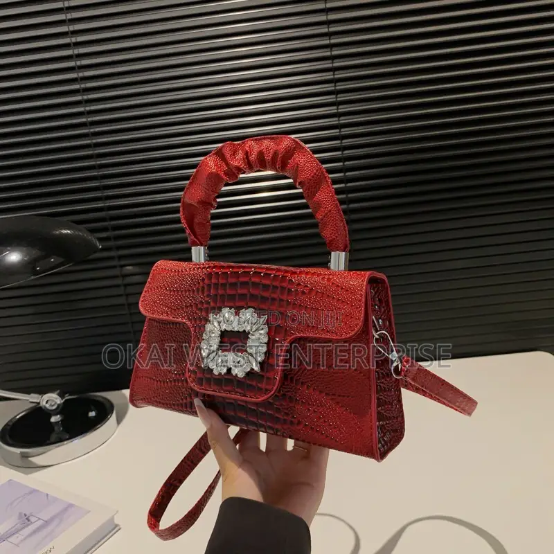 Fashionable Cross-Body Bag