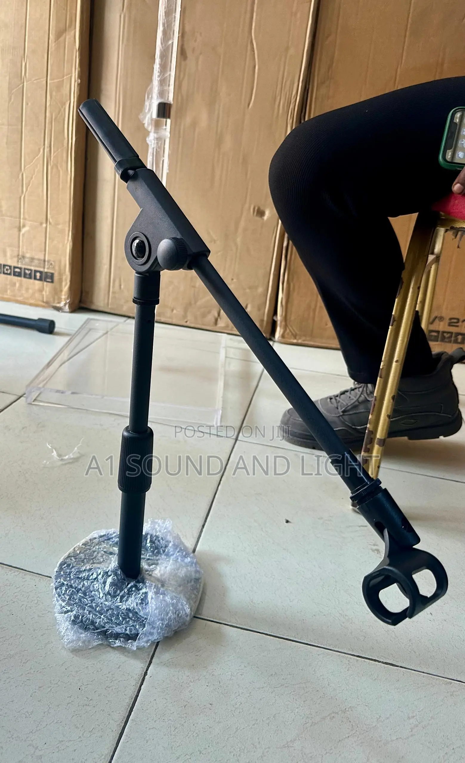 Mini Round Base Microphone Stand