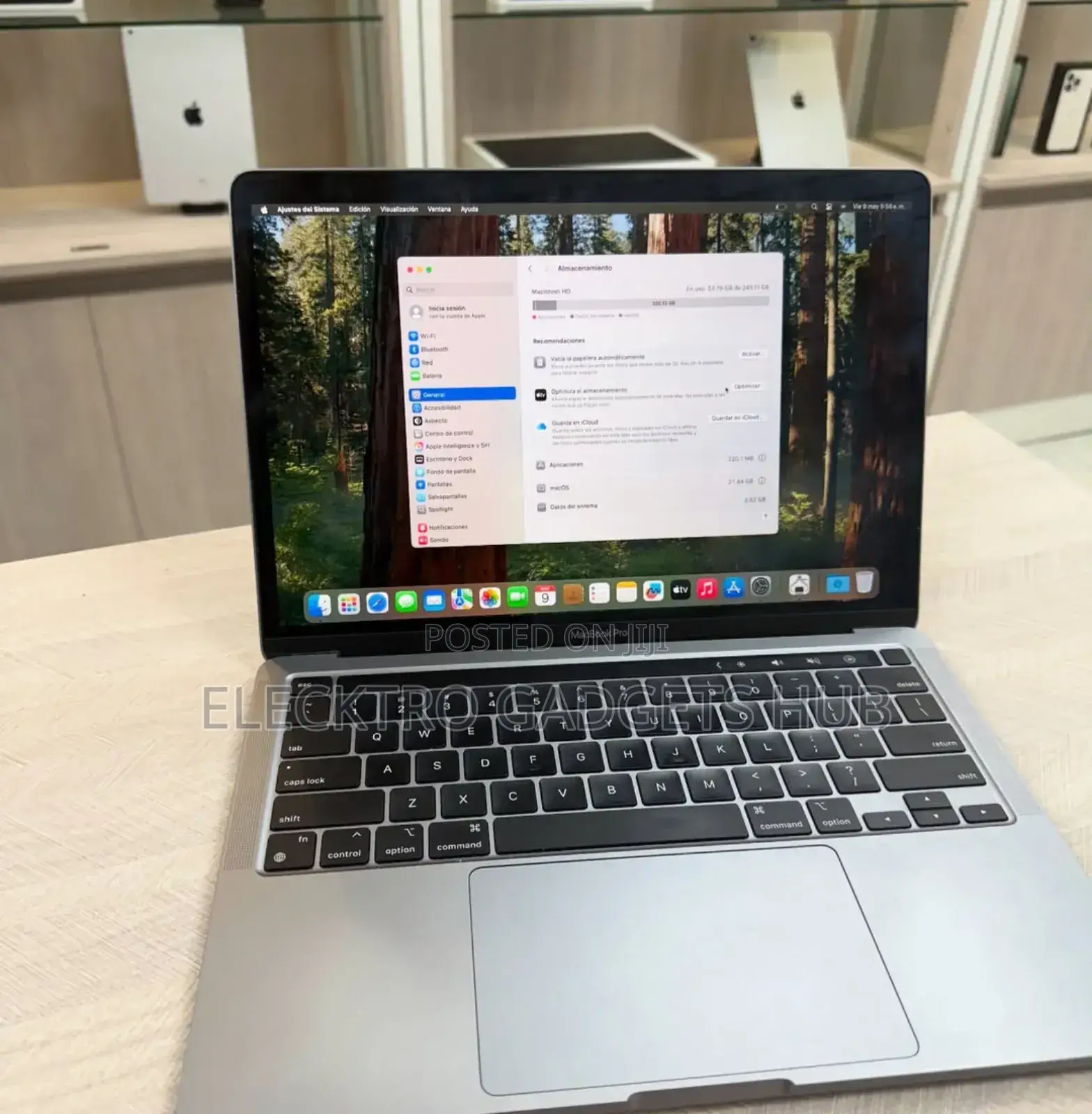 Laptop Apple MacBook Pro 2020 16GB Apple M1 SSD 512GB