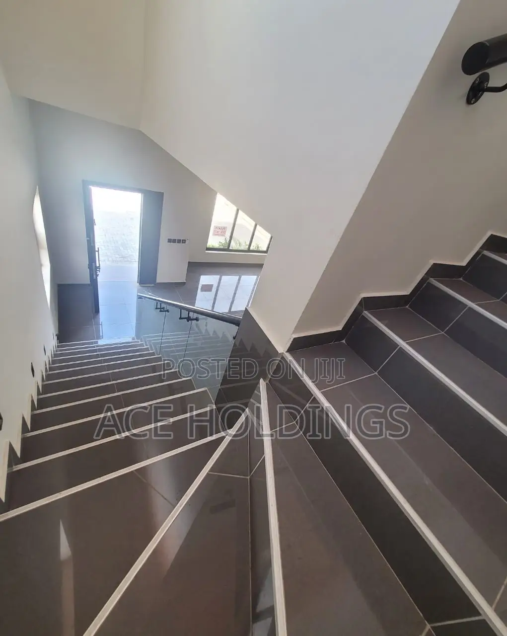 4bdrm House in Lakeside for sale