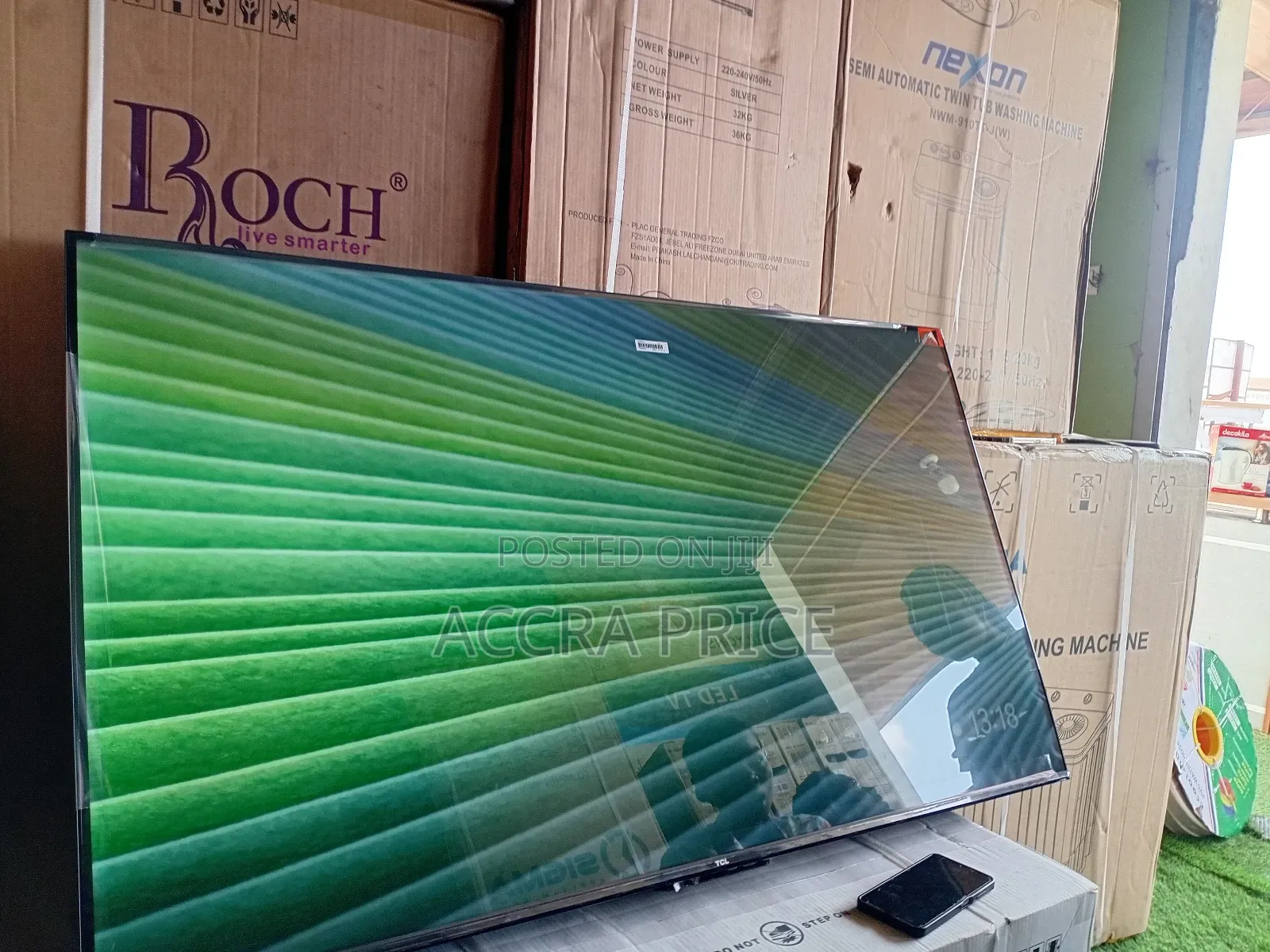 Lustrous Screen 55tcl
