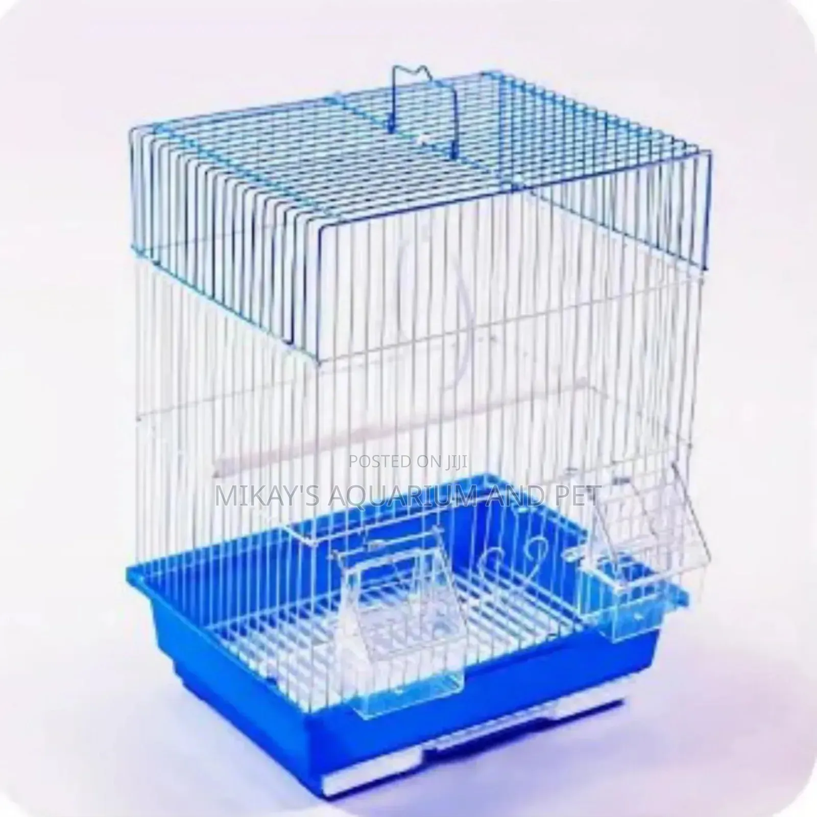 Metal Medium Bird Cage With a Flat Top