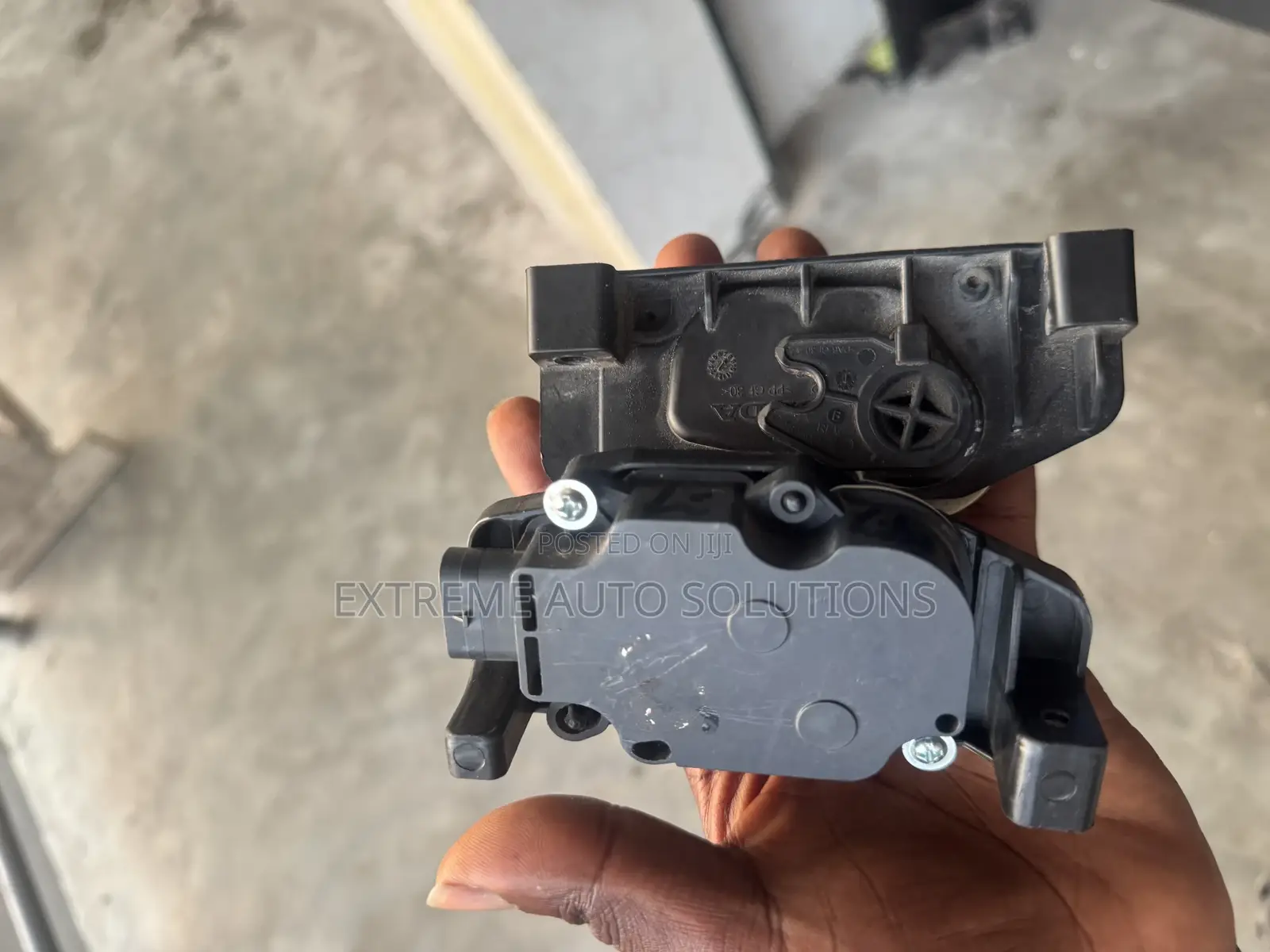 2017-2019 Honda Cr-v Front Lower Shutter Motor T99487a_c Only 1.5l Oem