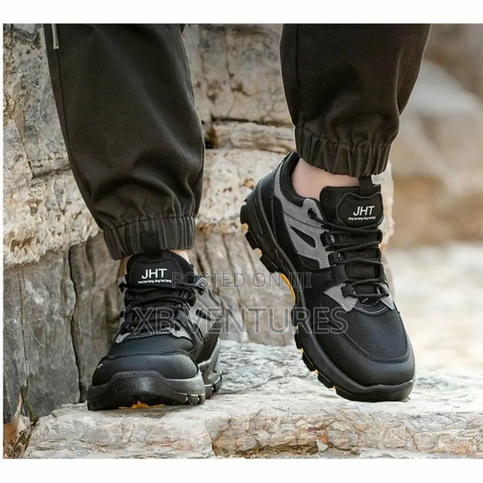 Low-Top
Hiking
Fashionable Sneakers