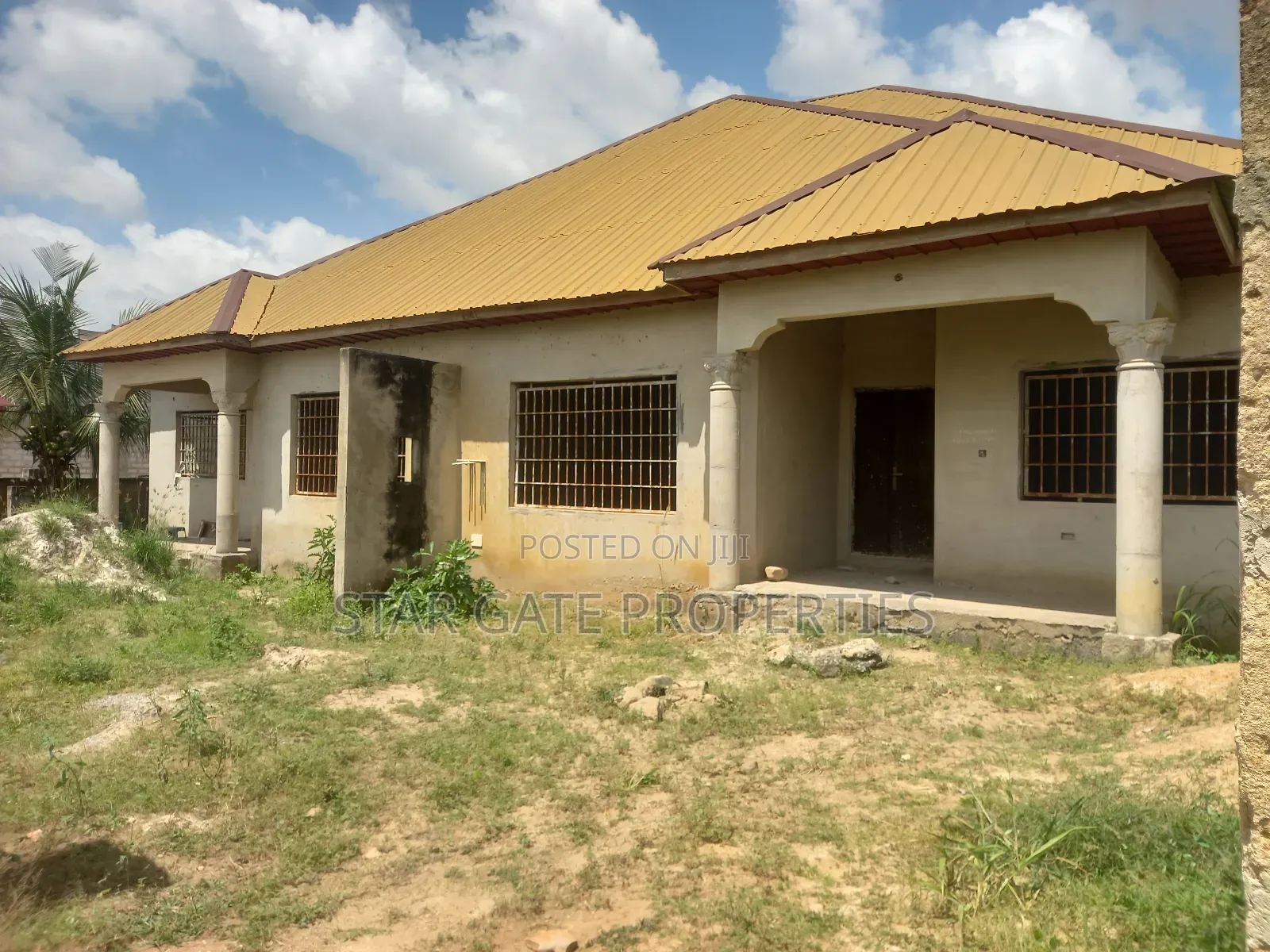 6bdrm House in Konkoli, Kumasi Metropolitan for sale