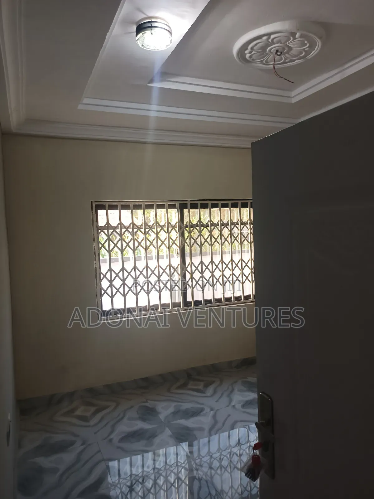 6bdrm House in Santasi Trede, Kumasi Metropolitan for sale