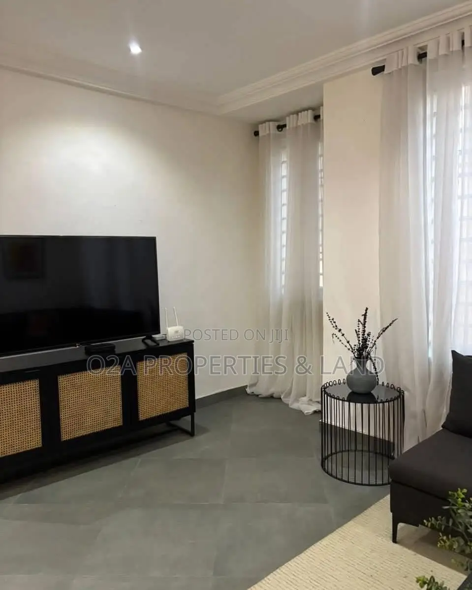 Furnished 3bdrm Townhouse / Terrace in East Airport for rent