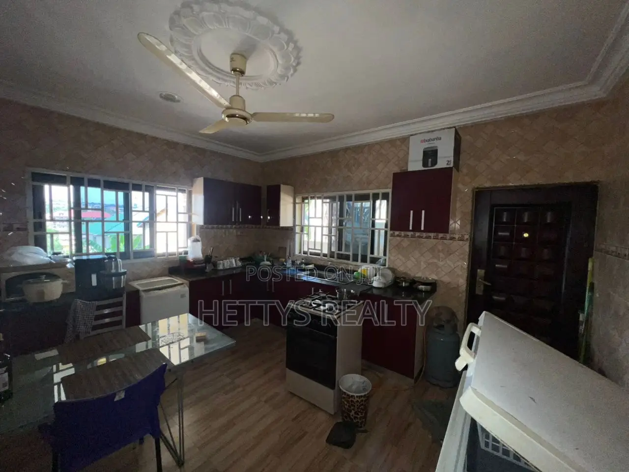 4bdrm House in Awoshie for sale