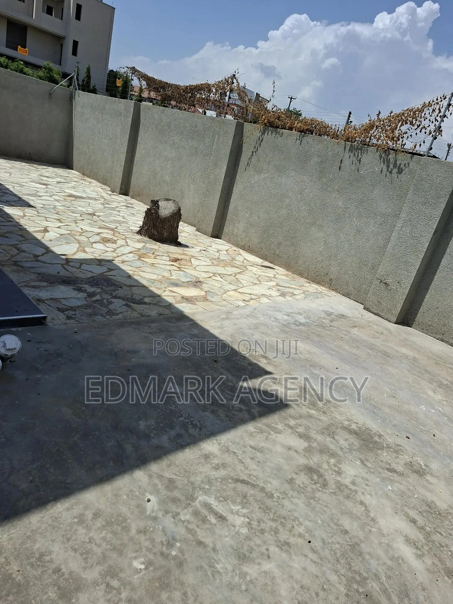 4bdrm House in East Airport, Accra Metropolitan for sale
