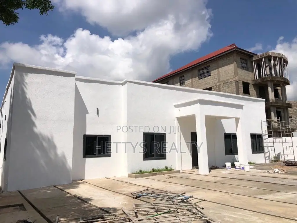3bdrm House in Oyarifa for sale