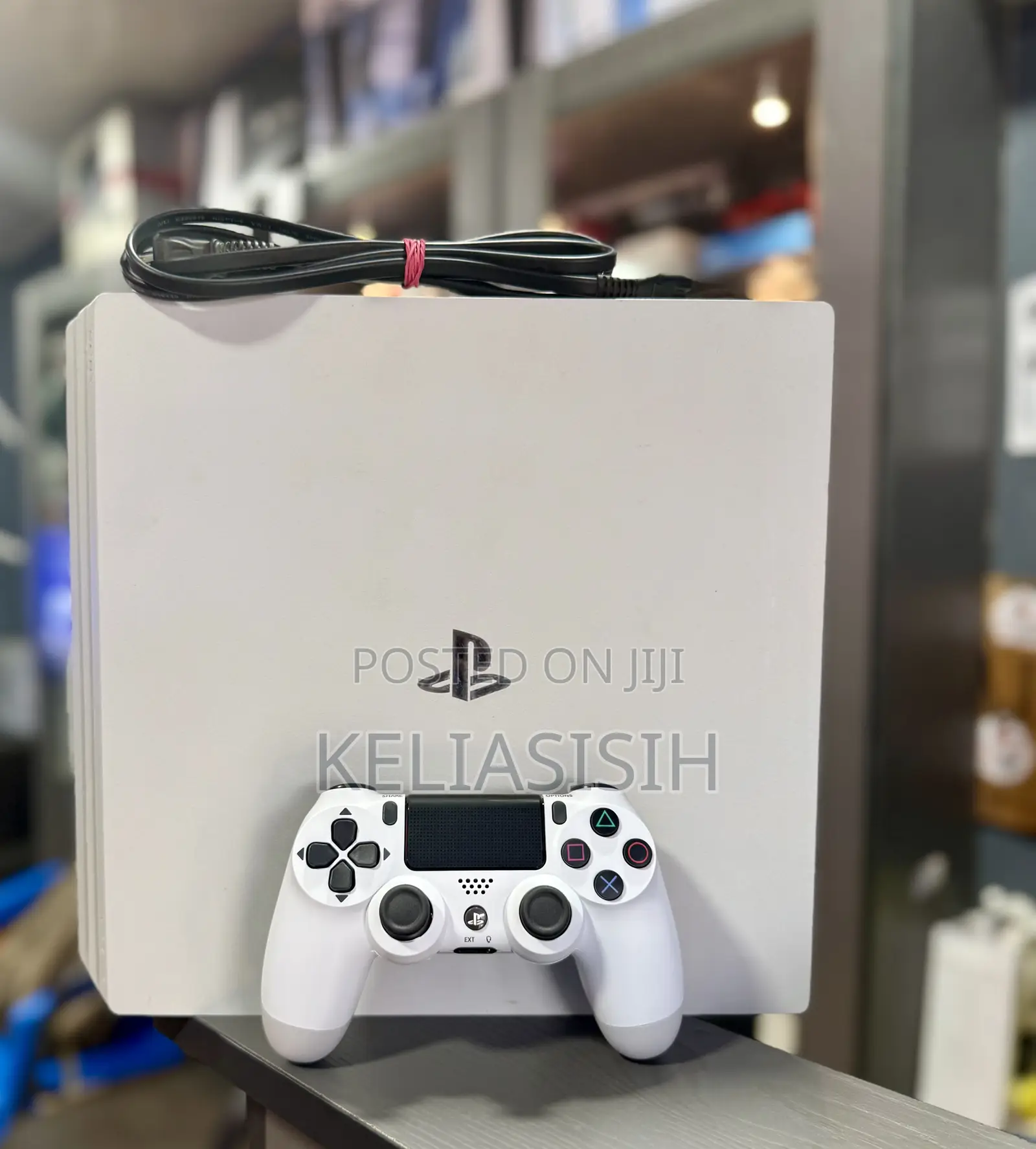 White Ps4 Pro 1tb
