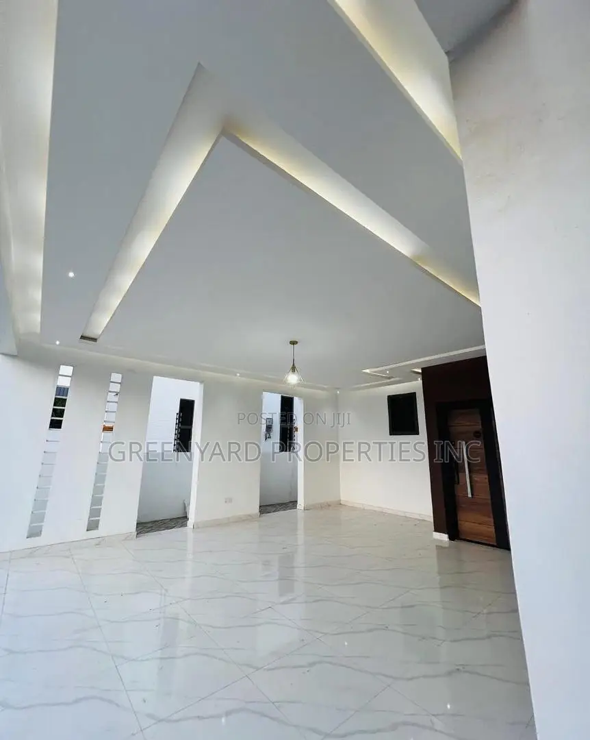 3bdrm House in Hills, East Legon for sale