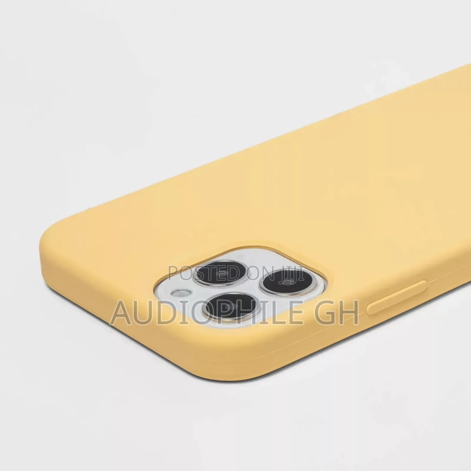 Heyday iPhone 13 Pro Max Silicone Case Yellow With Magsafe