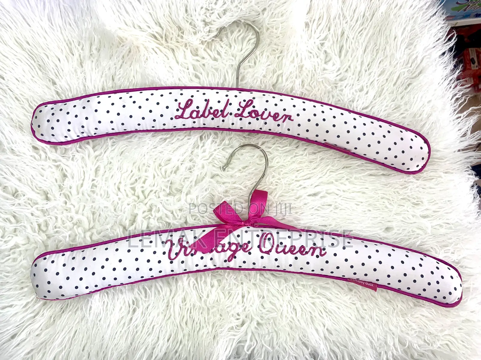 Quality Luxury Clothes Hanger With Designs